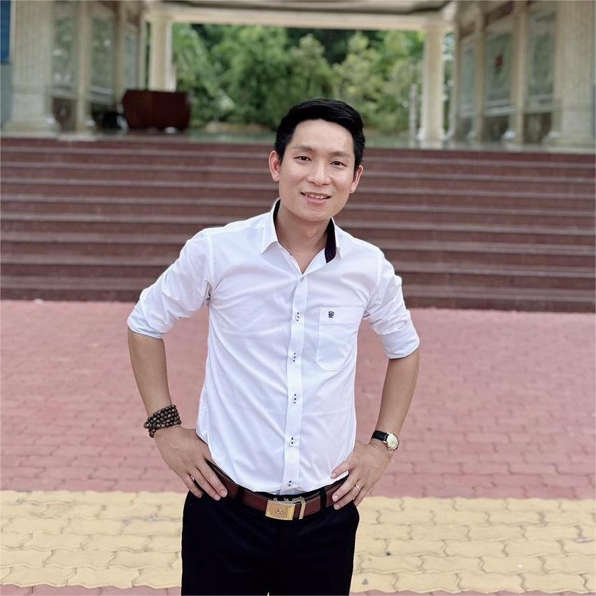 Mạch Trần Tuấn