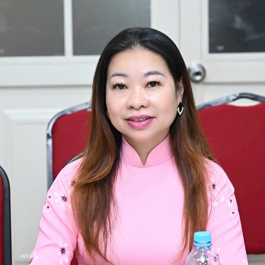 CEO Lê Ngọc Huệ